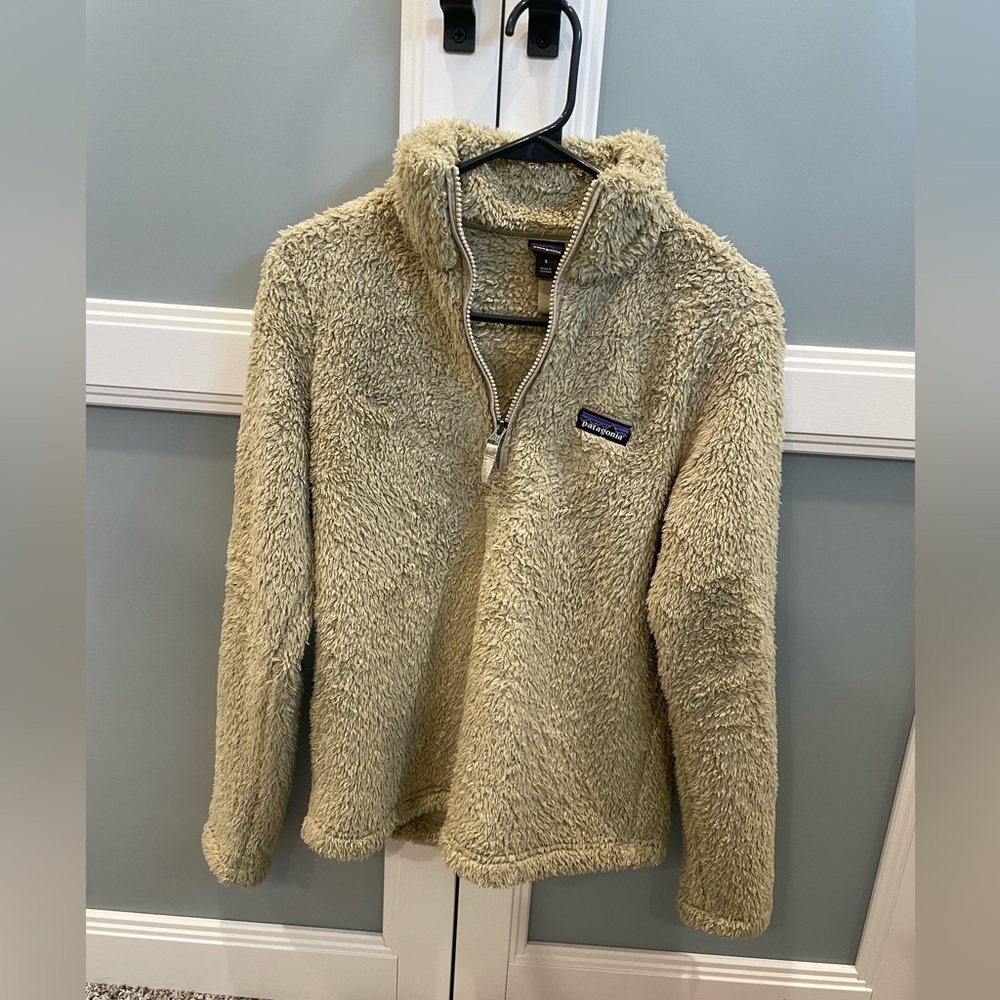 Patagonia women’s fleece sweater